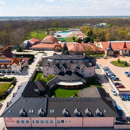 Spa & Wellness Hotel Orchidea Veľký Meder Buitenkant foto